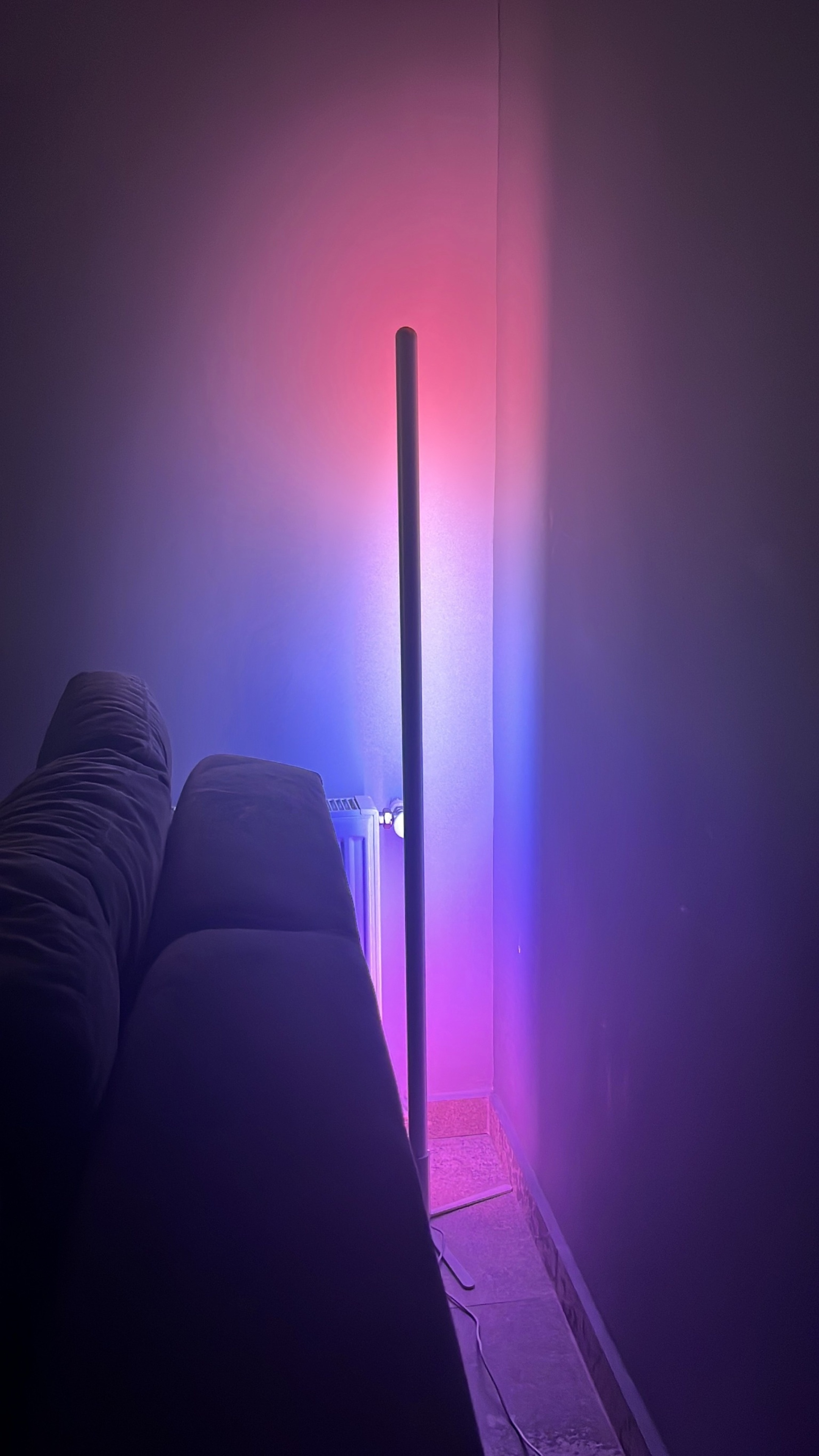 Customer scene: color transition in a living room corner