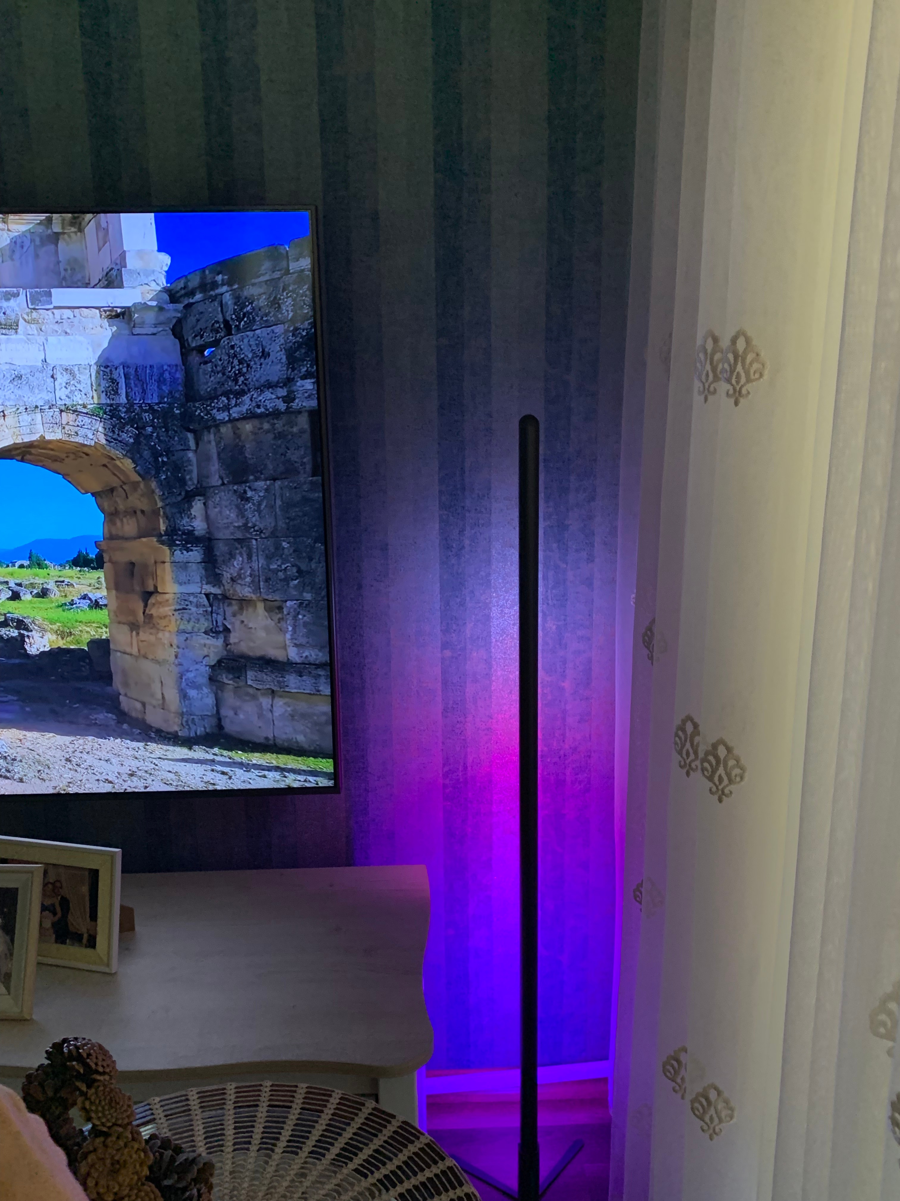 Customer scene: animated light in a living room