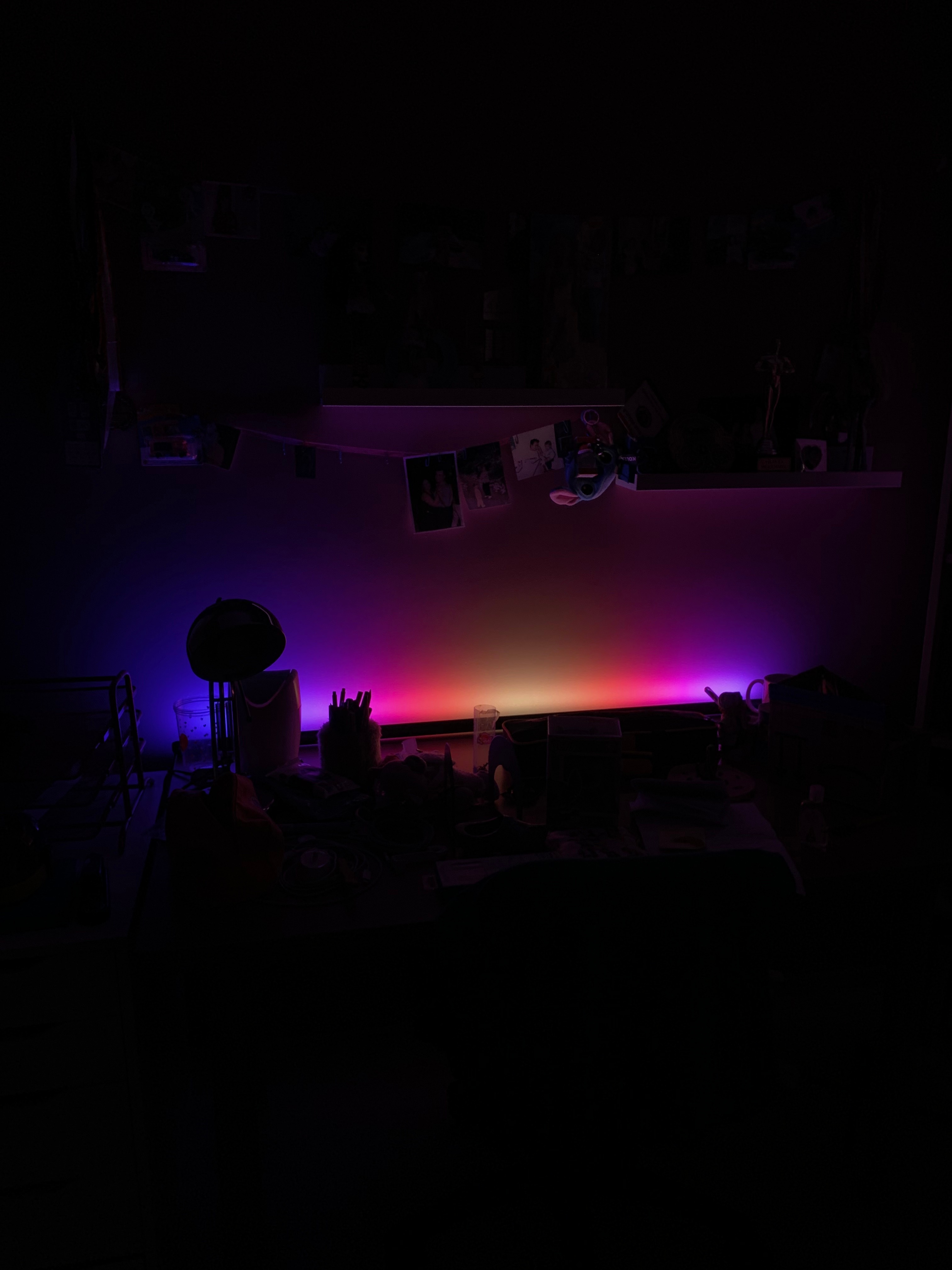 Customer scene: backlight at a desk