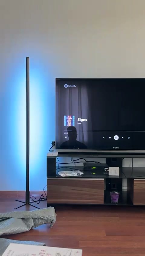 Customer scene: horizontal and vertical use